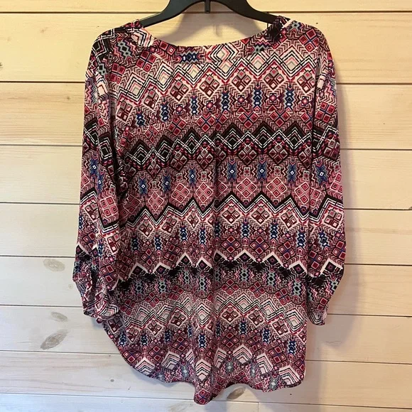 Cato Pink Red Geometrical Print Pullover Blouse V-neck 3/4 Sleeves Size XL - Picture 2 of 7
